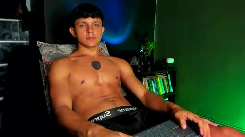 Snapshot of jamesgolden_ chatting on September 2025 03:51:01 AM jamesgolden_ online show from September 2025 03:51:01 AM