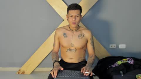 Snapshot of jamesinked_ chatting on December 2024 10:26:02 PM Jamesinked online show from December 2024 10:26:02 PM