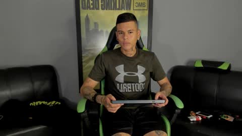 Snapshot of jamesinked_ chatting on December 2024 06:44:02 PM Jamesinked online show from December 2024 06:44:02 PM