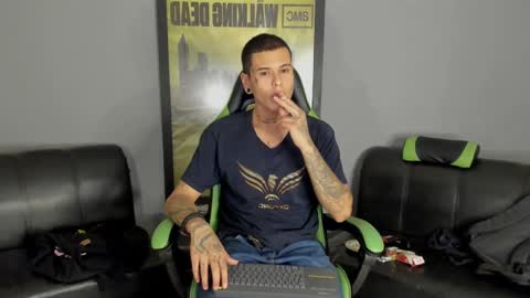 Snapshot of jamesinked_ chatting on January 2025 02:24:02 AM Jamesinked online show from January 2025 02:24:02 AM