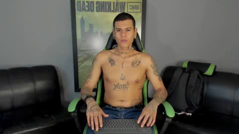 Snapshot of jamesinked_ chatting on January 2025 04:50:02 PM Jamesinked online show from January 2025 04:50:02 PM