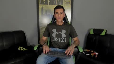 Snapshot of jamesinked_ chatting on February 2025 10:40:02 PM Jamesinked online show from February 2025 10:40:02 PM