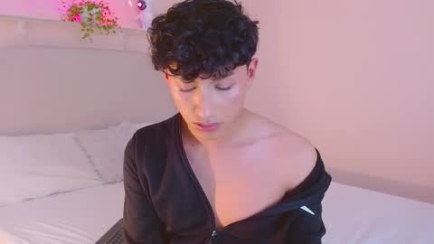 Snapshot of jamieash chatting on November 2025 01:27:01 AM Jamie femboy online show from November 2025 01:27:01 AM