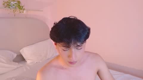 Snapshot of jamieash chatting on December 2025 10:18:02 PM Jamie femboy online show from December 2025 10:18:02 PM