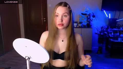 Snapshot of janeblossomhot chatting on April 2026 05:55:01 PM Jane online show from April 2026 05:55:01 PM