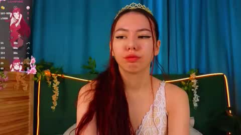 Jenifer online show from November 2025 07:02:02 AM