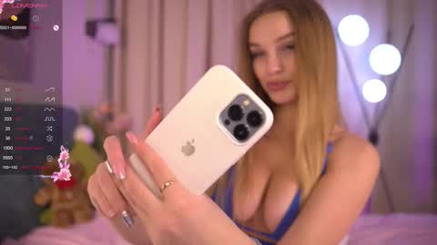 Snapshot of janetjennings chatting on February 2026 12:52:01 PM Day Alice Night Stella online show from February 2026 12:52:01 PM