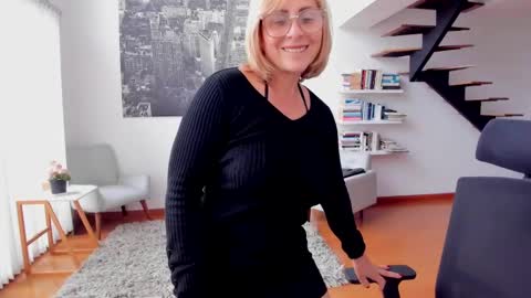 JANE TURNER MILF online show from October 2025 01:07:01 PM