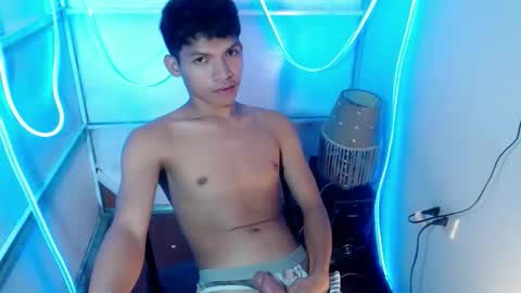 janlloyd04 online show from March 2026 02:22:02 PM