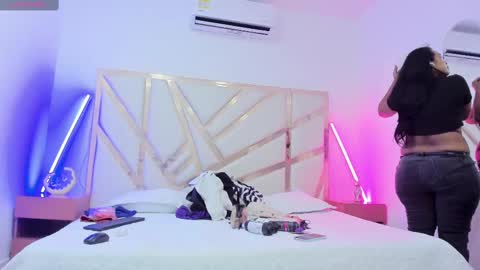 Janna online show from November 2025 04:12:01 AM