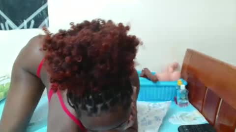 Snapshot of jannie_e chatting on May 2026 05:24:01 AM Jannie online show from May 2026 05:24:01 AM