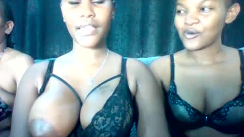 Snapshot of jannyshiko75 chatting on May 2026 12:33:01 PM jannyshiko75 online show from May 2026 12:33:01 PM