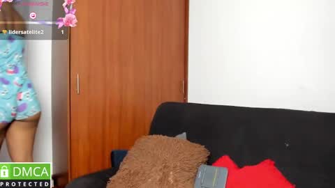 Snapshot of jasmine_bunny_ chatting on January 2025 05:06:01 PM Jasmine online show from January 2025 05:06:01 PM