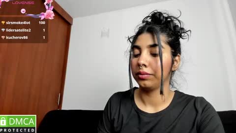 Snapshot of jasmine_bunny_ chatting on January 2025 08:06:02 PM Jasmine online show from January 2025 08:06:02 PM