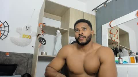 Jason online show from October 2025 07:04:02 PM