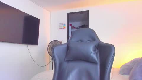 JBrooksXx online show from September 2025 08:47:01 PM