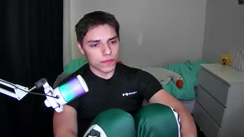 Snapshot of javiermire chatting on November 2025 10:01:01 PM javi online show from November 2025 10:01:01 PM