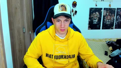 Javier online show from January 2025 10:34:01 PM