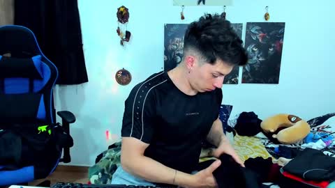 Javier online show from January 2025 12:48:01 AM