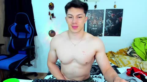 Javier online show from January 2025 11:28:01 PM