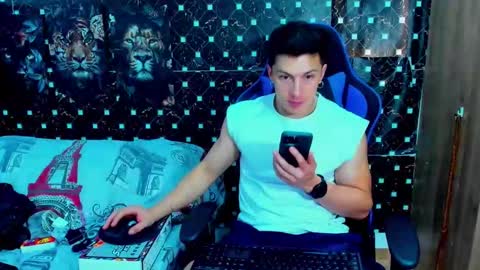 Javier online show from December 2025 07:32:01 PM