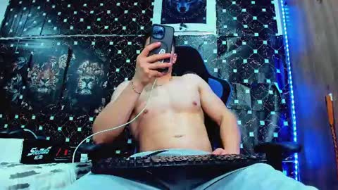 Snapshot of javiersexymann chatting on June 2026 05:12:01 AM Javier online show from June 2026 05:12:01 AM