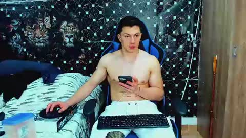 Snapshot of javiersexymann chatting on June 2026 05:08:01 AM Javier online show from June 2026 05:08:01 AM