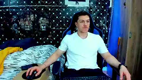 Snapshot of javiersexymann chatting on July 2026 04:33:02 AM Javier online show from July 2026 04:33:02 AM