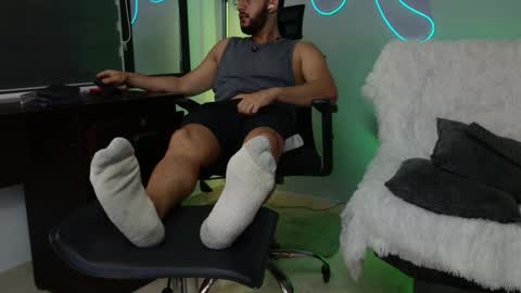 Snapshot of jaxon_blaze chatting on October 2025 04:12:01 AM Jaxon online show from October 2025 04:12:01 AM