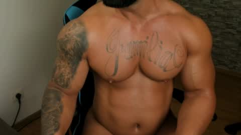 Snapshot of jaxonhunk chatting on May 2026 01:25:01 AM JaxonHunk online show from May 2026 01:25:01 AM