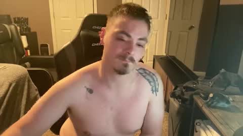Snapshot of jaysonslade chatting on October 2025 03:31:02 AM jaysonslade online show from October 2025 03:31:02 AM