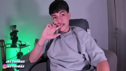 jaythomax online show from January 2025 10:20:02 AM