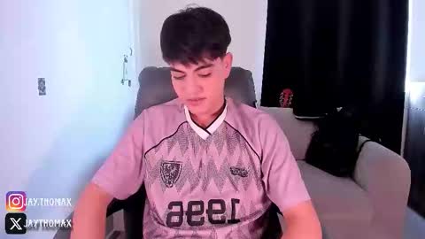 jaythomax online show from October 2025 09:24:01 PM