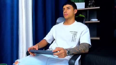 jaze_bradley online show from December 2025 11:08:01 AM