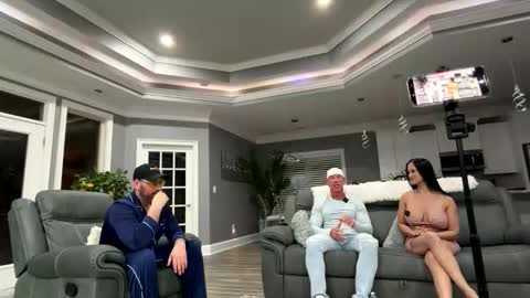 jazmine_jr_cruz online show from February 2026 03:28:02 AM