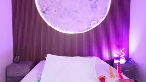 Jazminrusso  online show from February 2026 06:51:01 AM