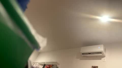 Jazzystelo online show from May 2026 11:17:02 AM