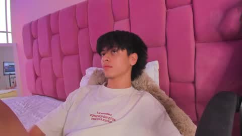 J E A N online show from December 2024 08:10:02 PM