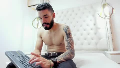 JEAN online show from April 2026 08:09:01 PM