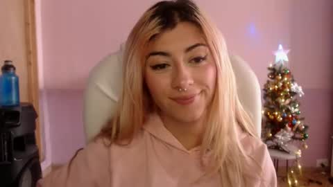 Snapshot of jean_monroe chatting on December 2024 07:38:02 PM Jean online show from December 2024 07:38:02 PM