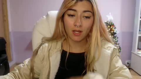 Snapshot of jean_monroe chatting on December 2024 11:45:01 PM Jean online show from December 2024 11:45:01 PM