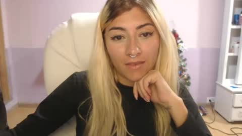 Snapshot of jean_monroe chatting on February 2025 02:36:02 AM Jean online show from February 2025 02:36:02 AM