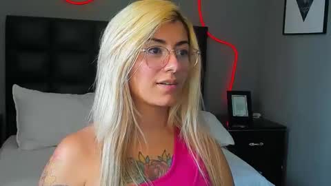 Snapshot of jean_monroe chatting on September 2025 04:28:01 PM Jean online show from September 2025 04:28:01 PM