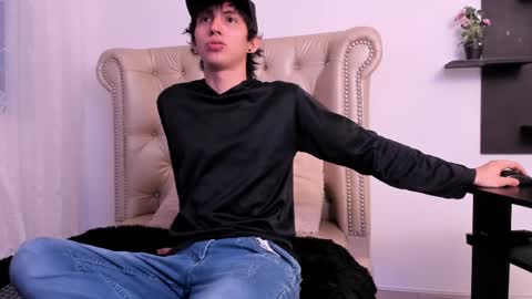 jeanram018 online show from March 2025 11:38:02 AM