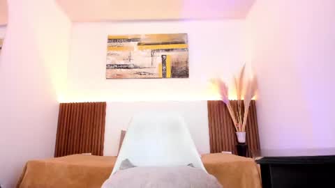 Snapshot of jeanys_sneider chatting on June 2026 02:25:01 AM Jeays online show from June 2026 02:25:01 AM