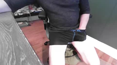 jedge4404 online show from April 2026 07:58:01 PM