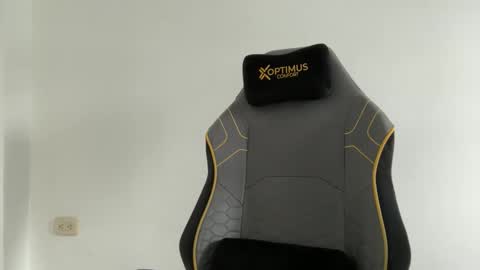 Jeff and Mugi  Independent model online show from April 2026 02:45:01 PM