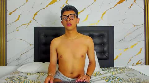 JEFF WALKER online show from November 2025 07:07:02 PM