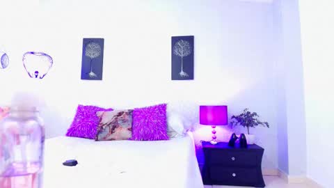 Jelany  online show from February 2026 10:24:02 PM