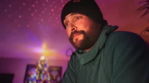 Snapshot of jellyfishfun chatting on December 2024 12:44:01 AM Guy Jones online show from December 2024 12:44:01 AM